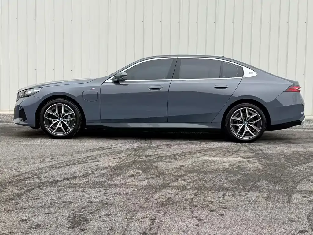 BMW i5 2025 из CN, фото 2
