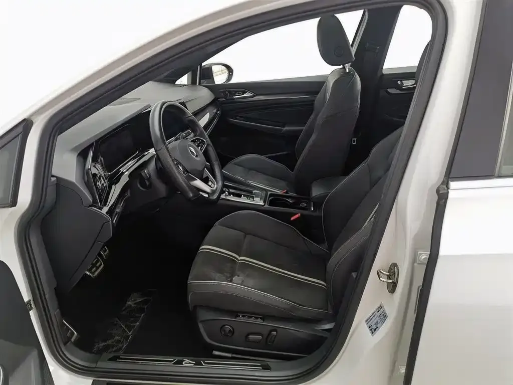 Volkswagen Golf 2021 из CN, фото 8