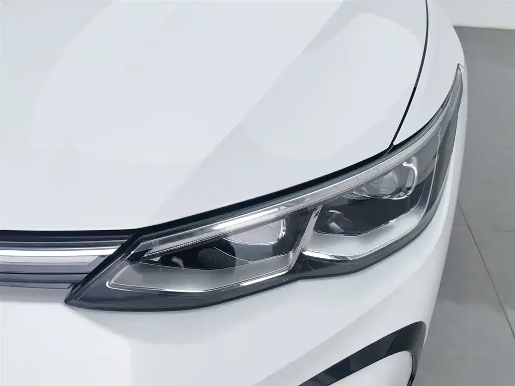 Volkswagen Golf 2021 из CN, фото 2