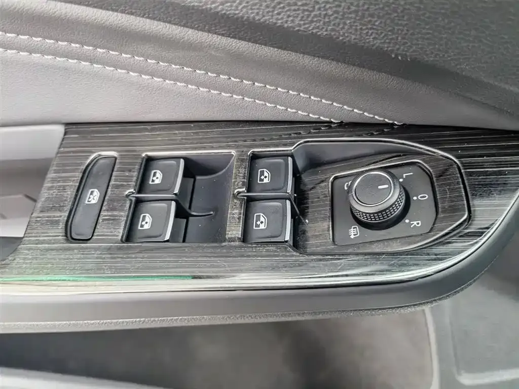 Volkswagen Golf 2021 из CN, фото 10