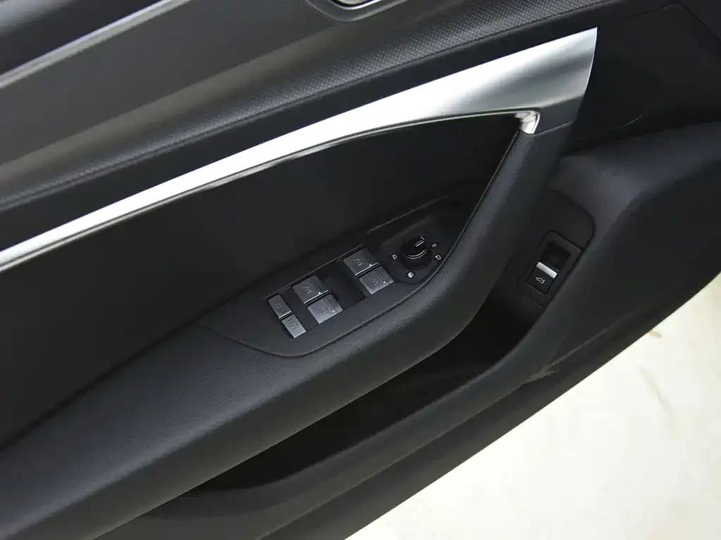 Audi A6L 2024 из CN, фото 6