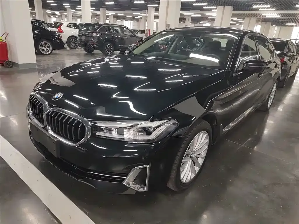 BMW 5 Series — фото 1
