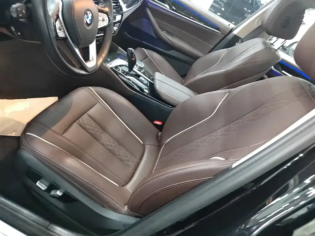 BMW 5 Series — фото 10