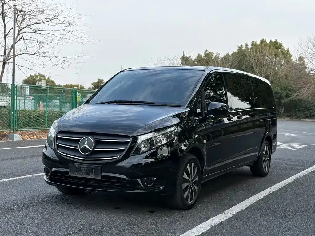 Mercedes-Benz Vito — фото 1