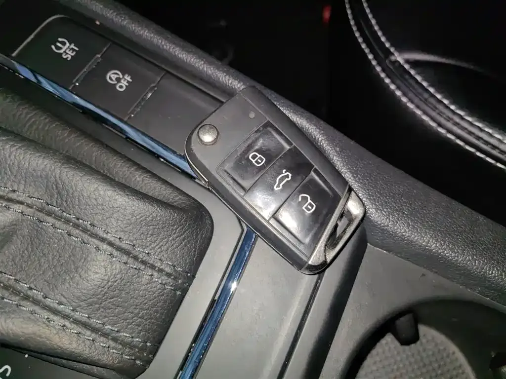Volkswagen Lamando 2023 из CN, фото 8