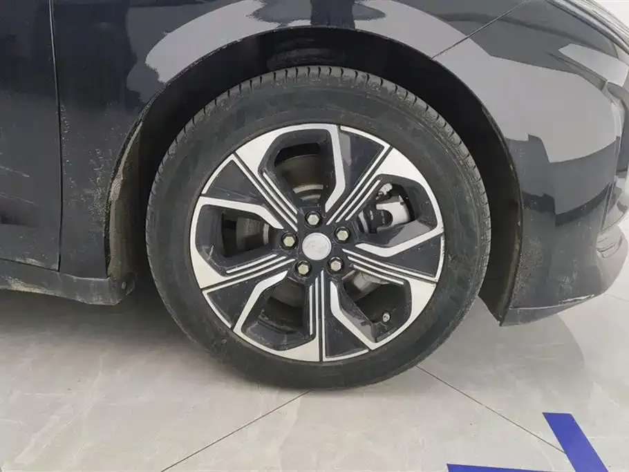 Hongqi E-QM5 2023 из CN, фото 4
