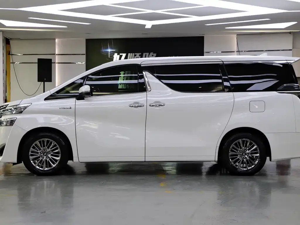 Toyota Vellfire 2021 из CN, фото 4