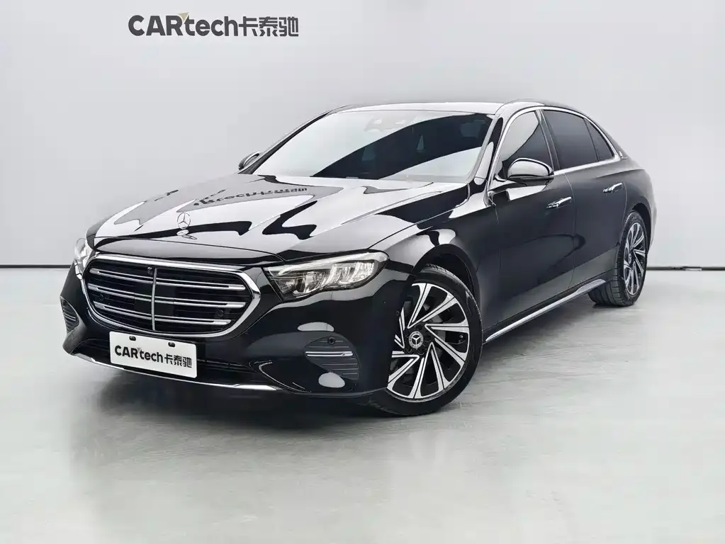 Mercedes-Benz E-Class — фото 1