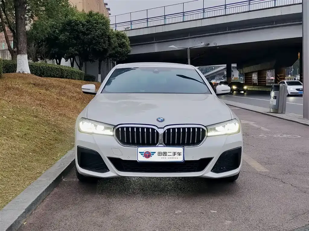 BMW 5 Series — фото 2