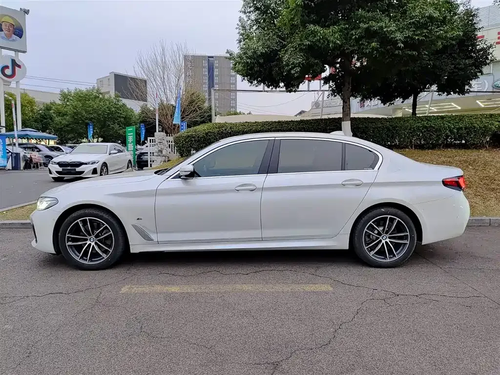 BMW 5 Series — фото 10