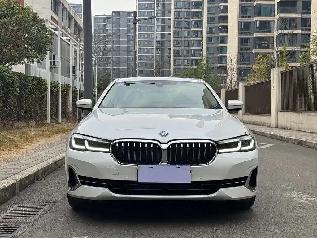 BMW 5 Series — фото 4