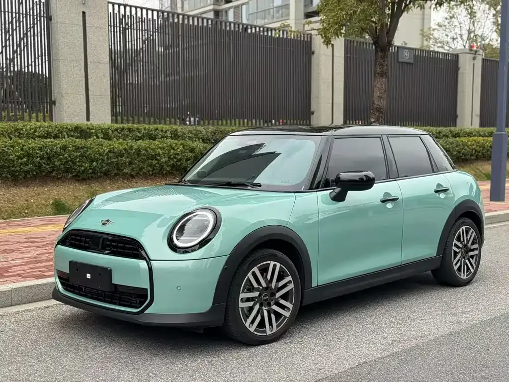 MINI Cooper (3-door) — фото 1