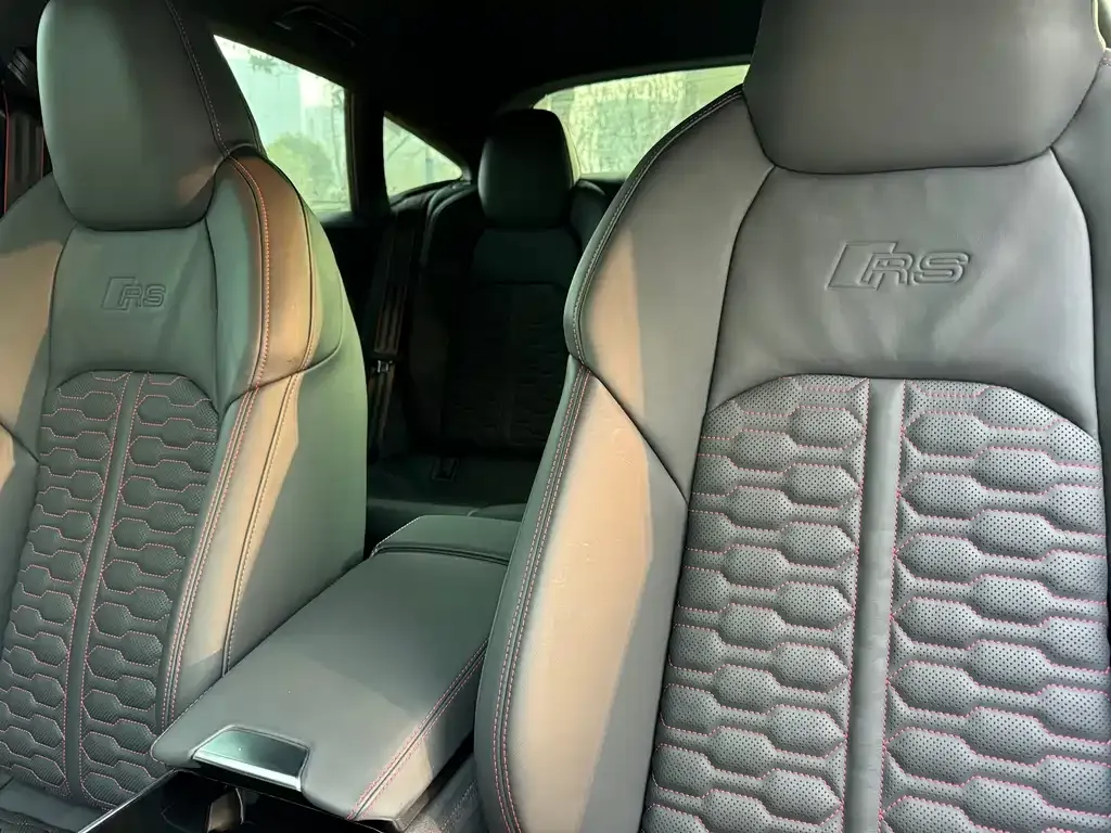 Audi RS 7 2025 из CN, фото 7