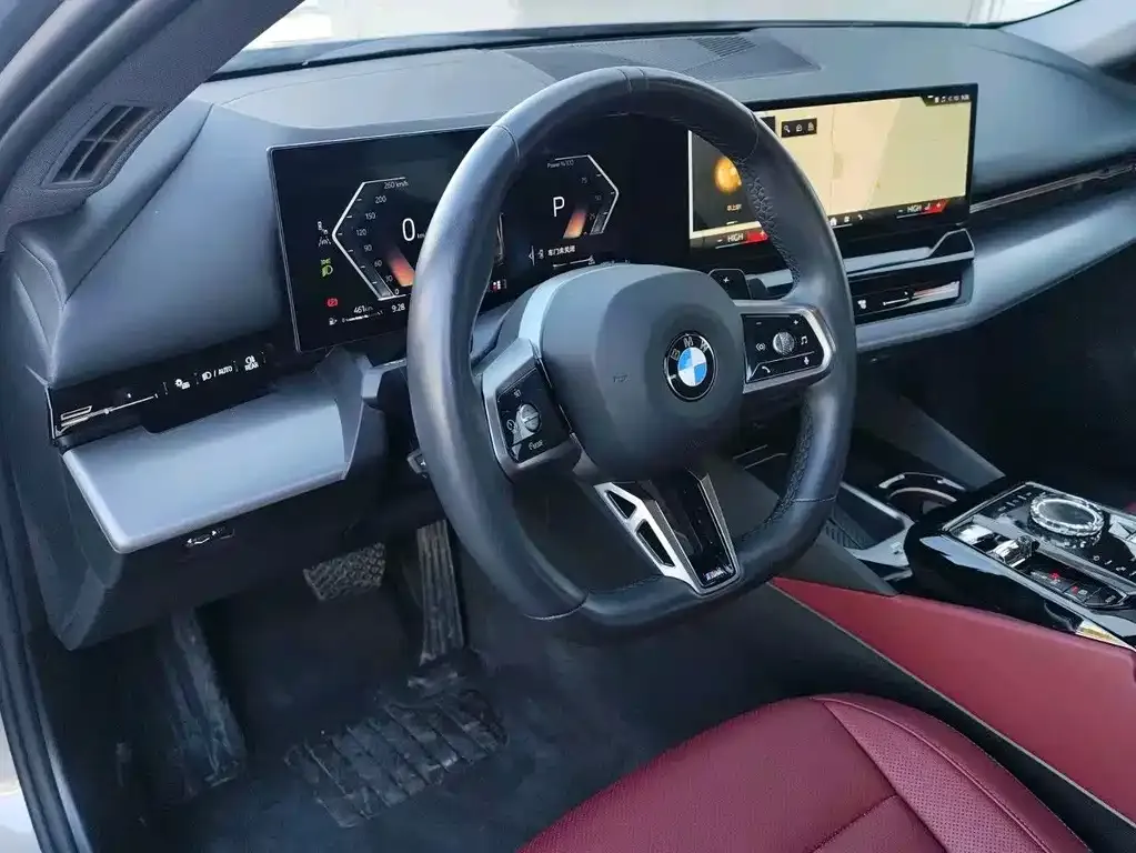 BMW 5 Series 2025 из CN, фото 2