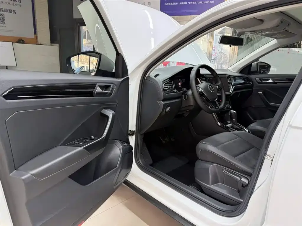 Volkswagen T-Roc 2022 из CN, фото 9