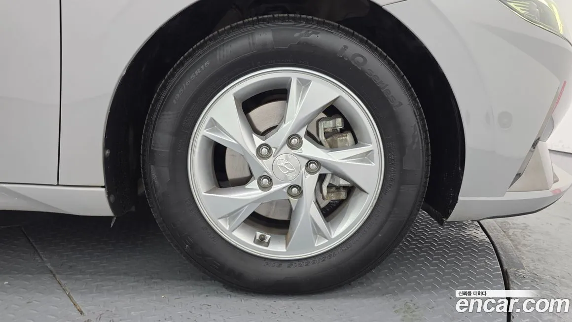 Hyundai AVANTE — фото 2