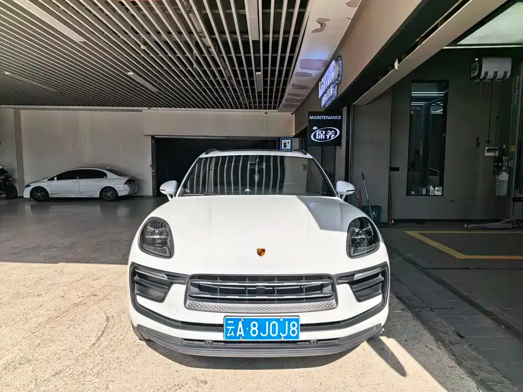 Porsche Macan — фото 1