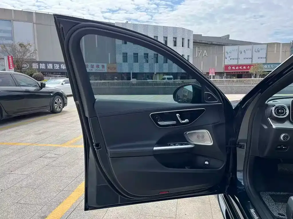 Mercedes-Benz C-Class 2023 из CN, фото 3
