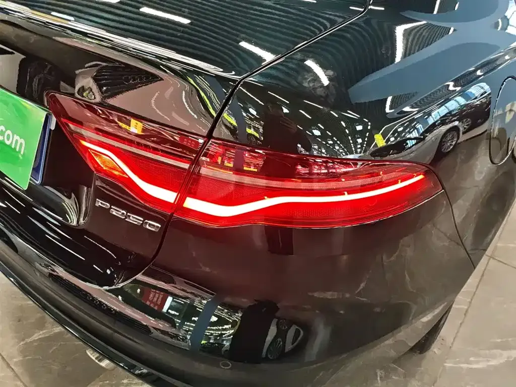 Jaguar XEL — фото 10