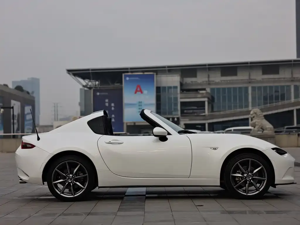 Mazda MX-5 2023 из CN, фото 2