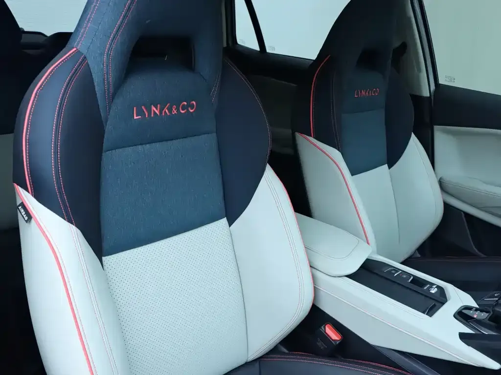 Lynk & Co 06 2021 из CN, фото 4