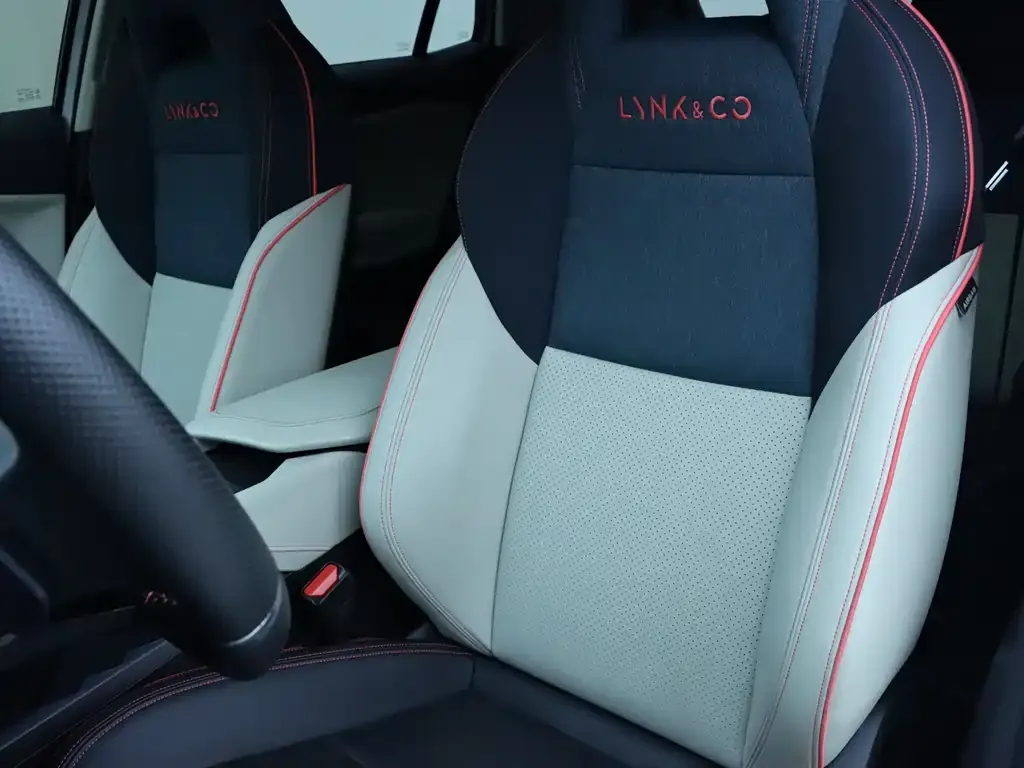 Lynk & Co 06 2021 из CN, фото 3