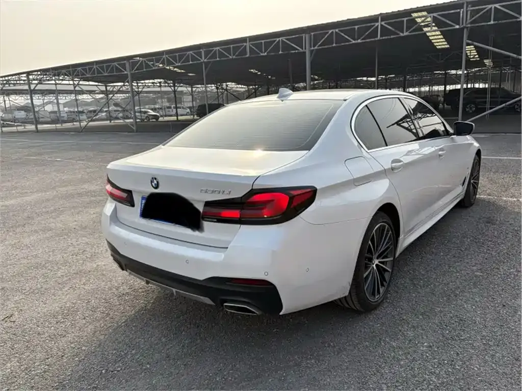 BMW 5 Series — фото 4
