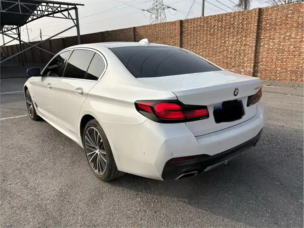BMW 5 Series — фото 8