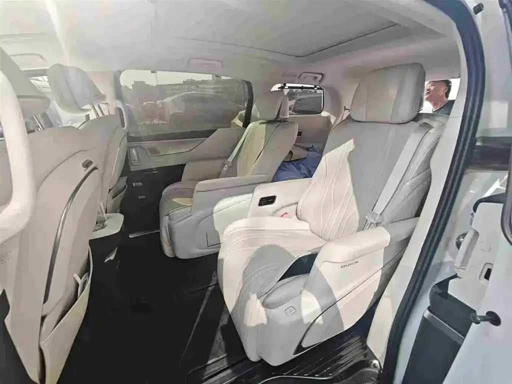 Buick GL8 Hybrid 2024 из CN, фото 5