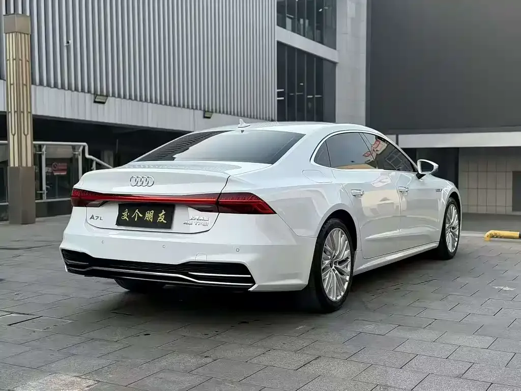Audi A7L 2023 из CN, фото 4