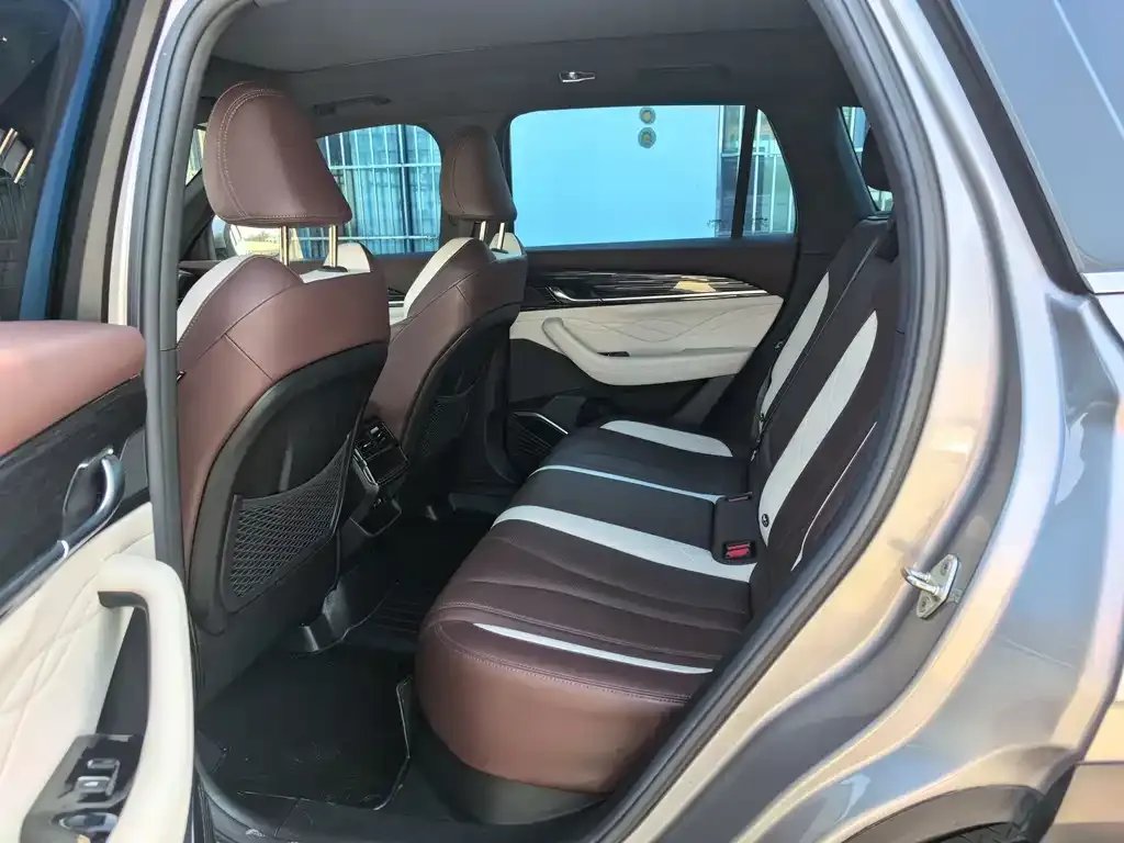 Geely Xingyue L 2023 из CN, фото 2