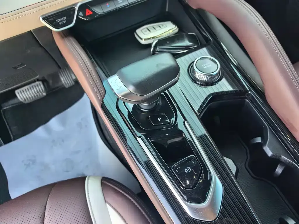 Geely Xingyue L 2023 из CN, фото 4