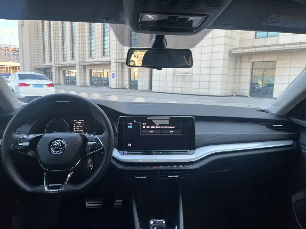 Skoda Octavia — фото 9