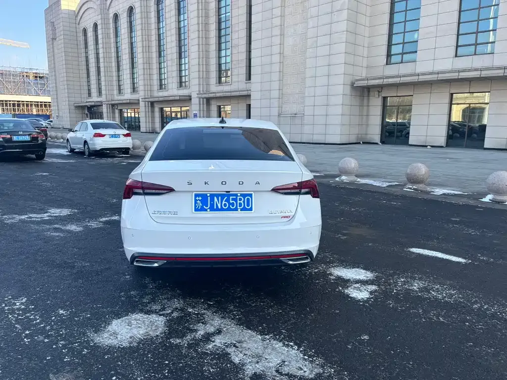 Skoda Octavia — фото 4