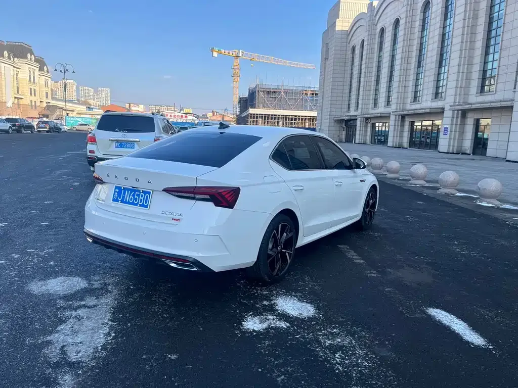 Skoda Octavia — фото 6