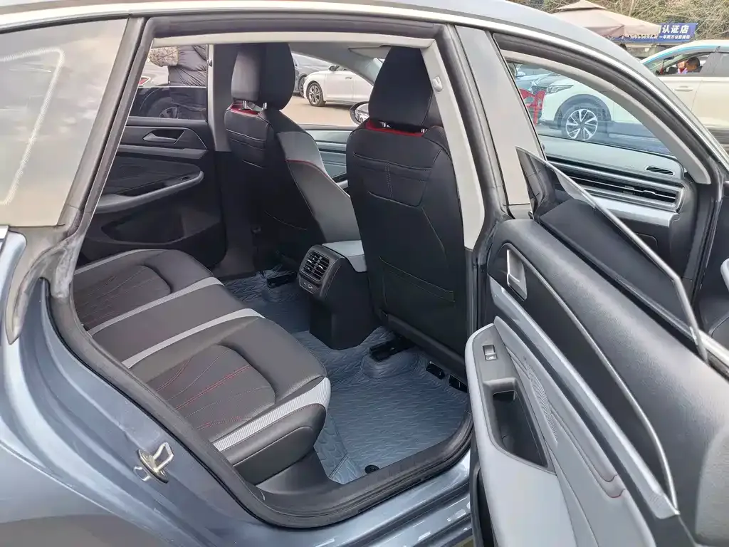 Volkswagen Lamando 2023 из CN, фото 8