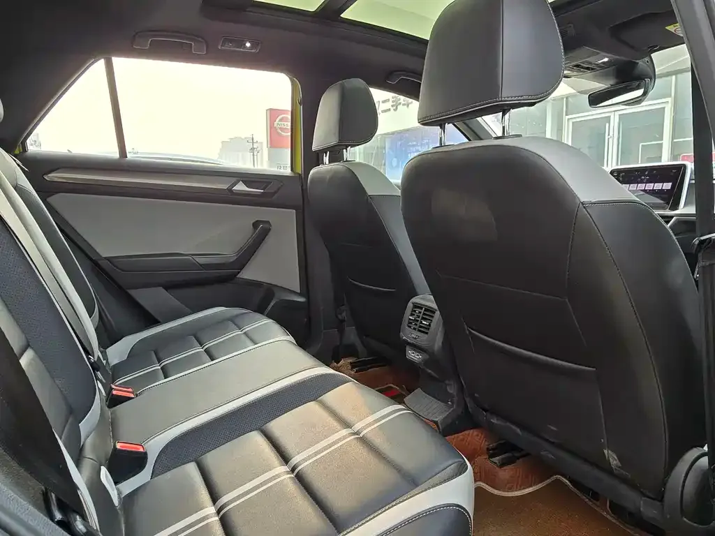 Volkswagen T-Roc 2023 из CN, фото 4