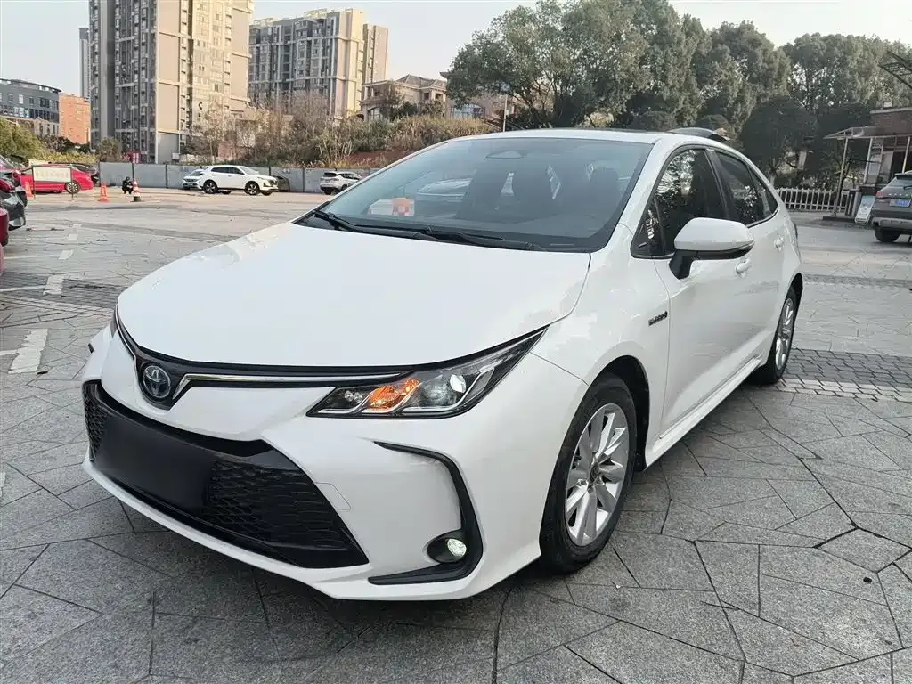 Toyota Corolla — фото 9