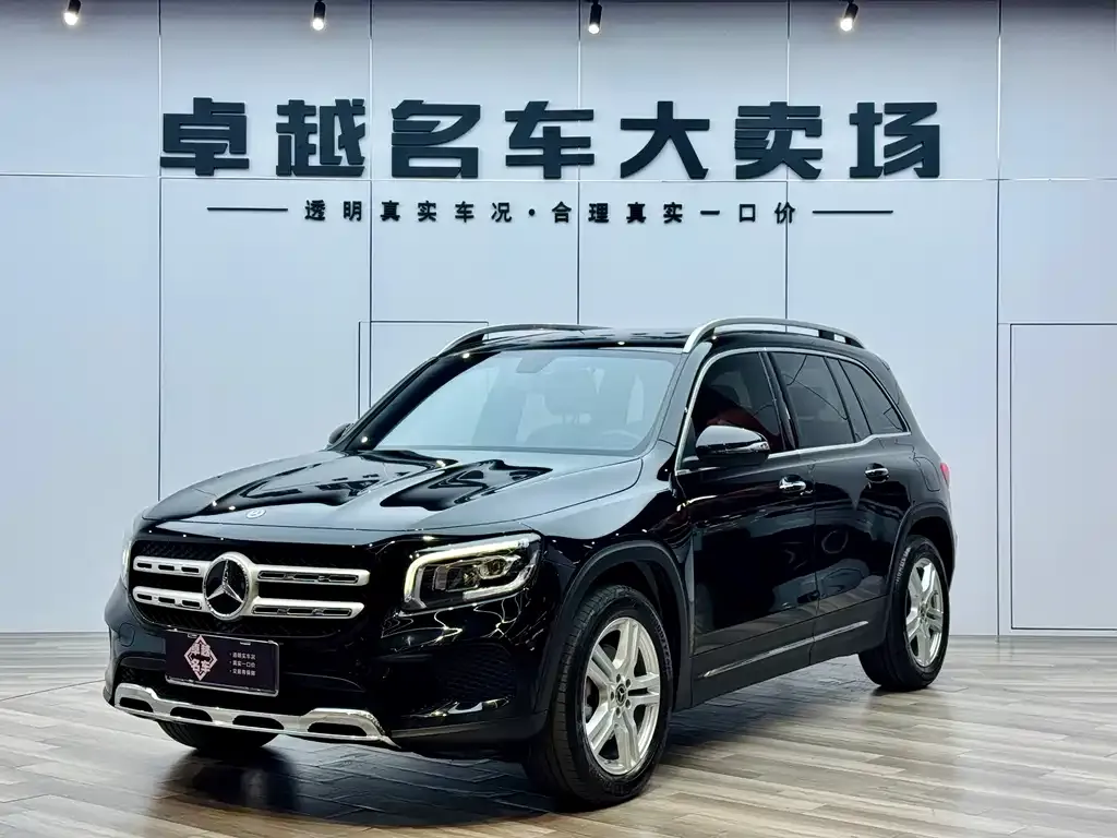 Mercedes-Benz GLB — фото 1