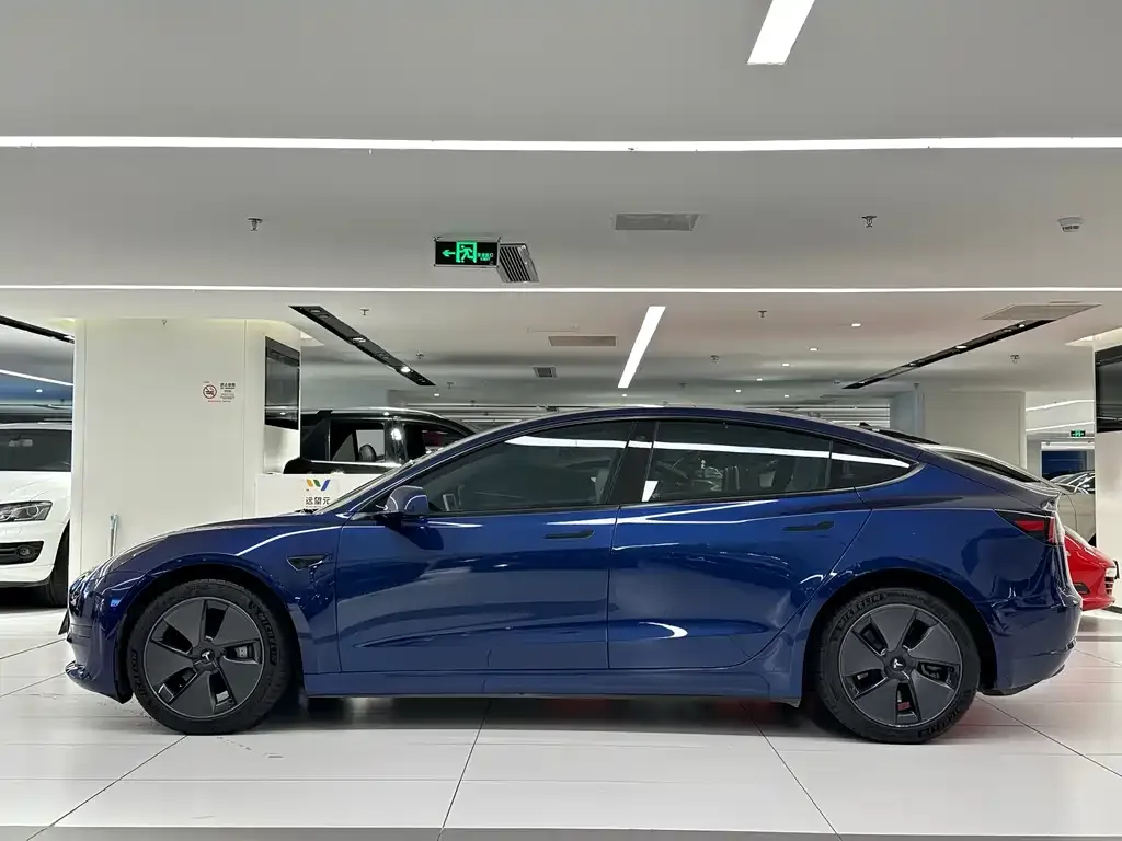 Tesla Model 3 — фото 4