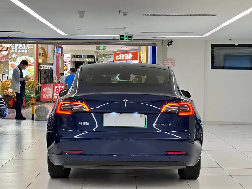 Tesla Model 3 — фото 6