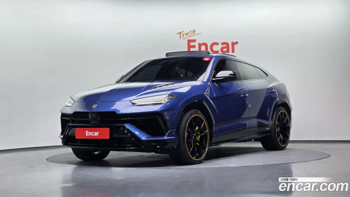 Lamborghini Urus — фото 1