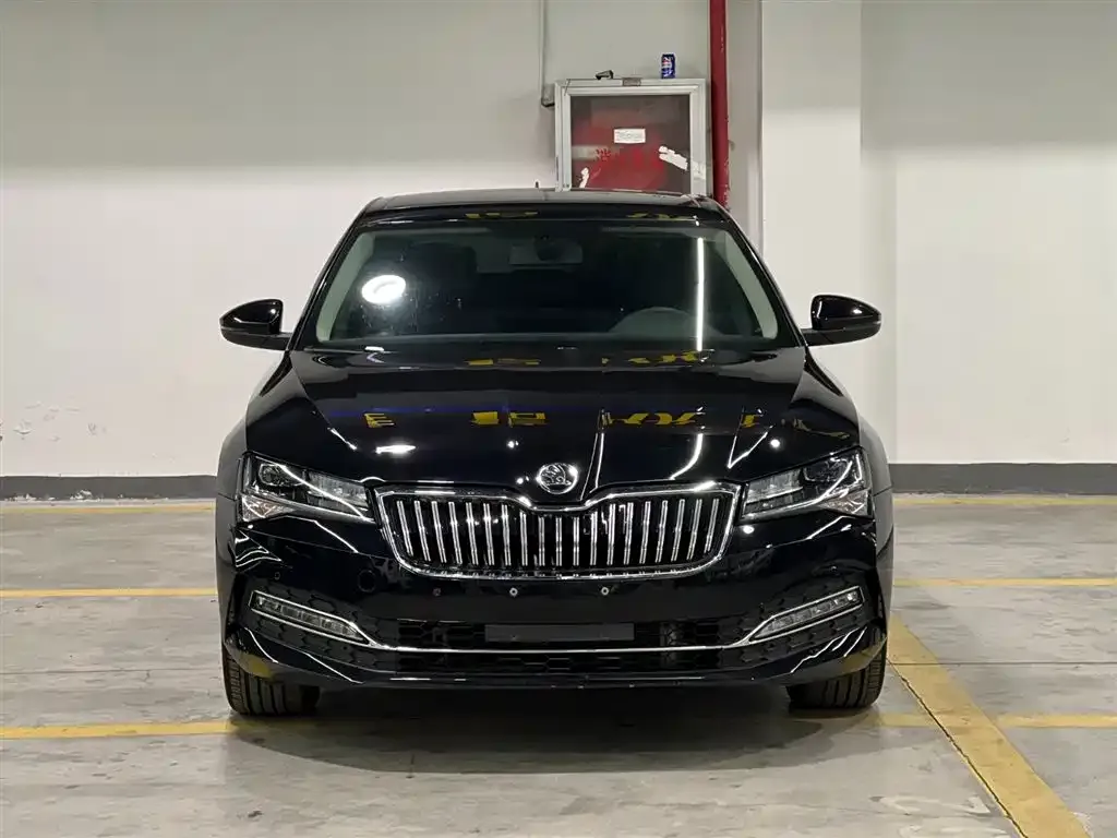 Skoda Superb — фото 3