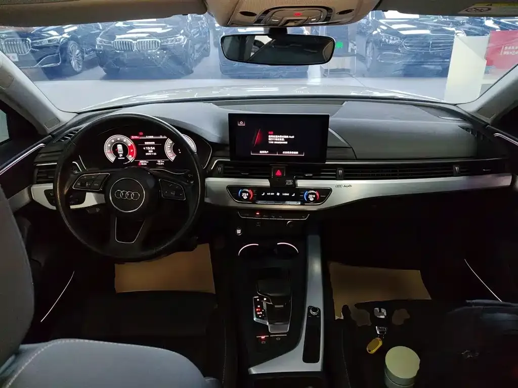 Audi A4L 2021 из CN, фото 5