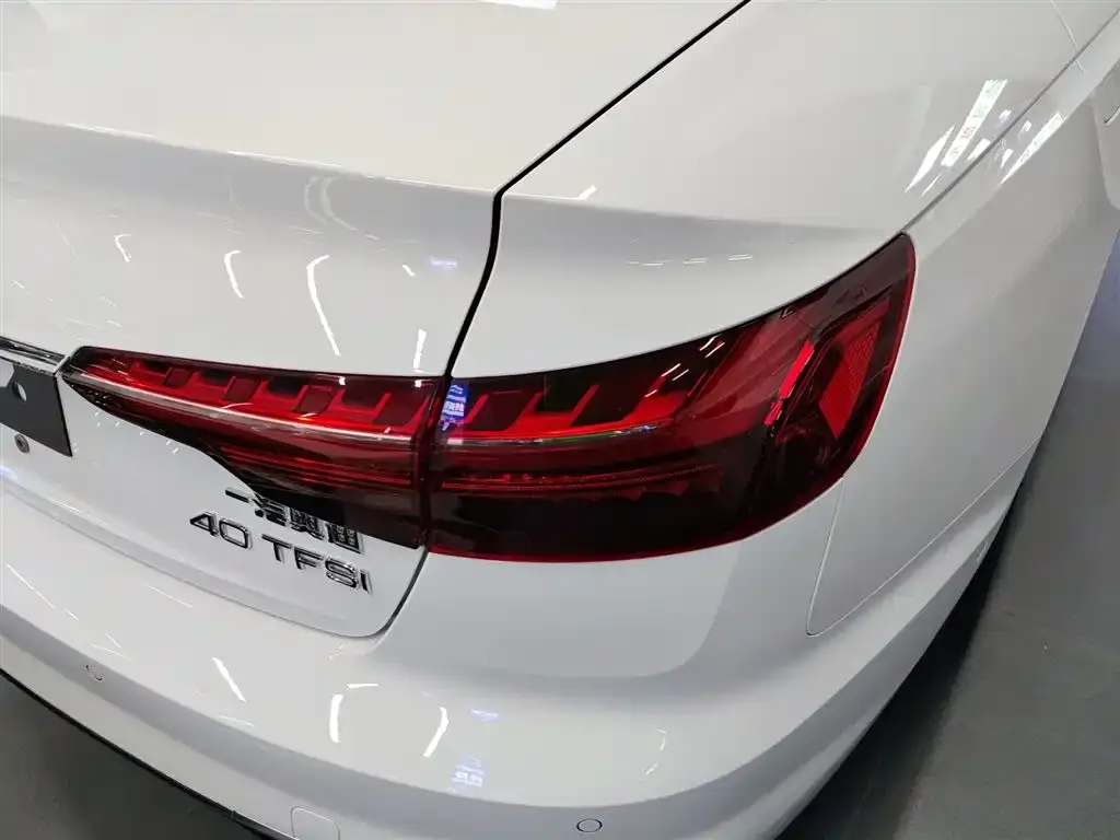 Audi A4L 2021 из CN, фото 3