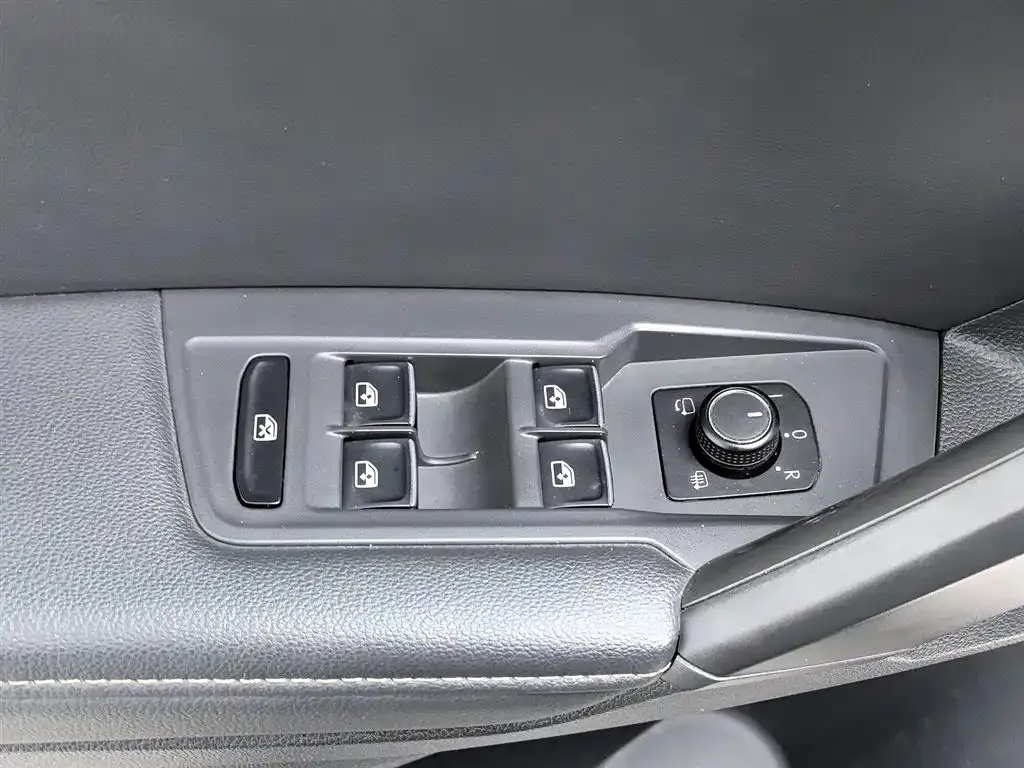 Volkswagen Tiguan L 2021 из CN, фото 10