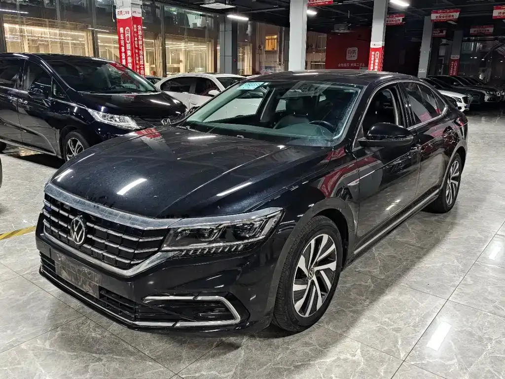 Volkswagen Passat New Energy — фото 1