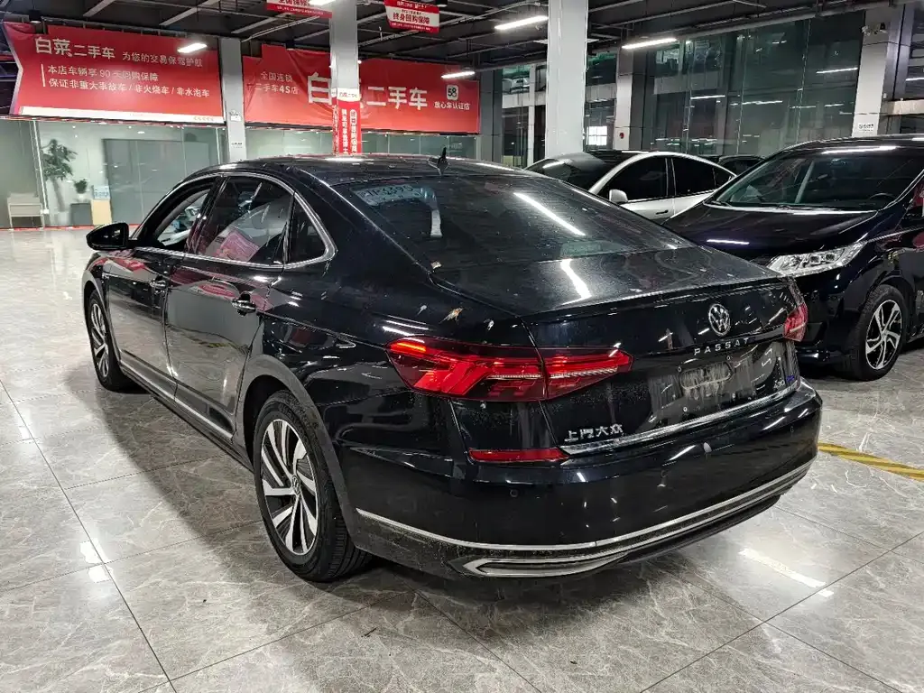 Volkswagen Passat New Energy — фото 10