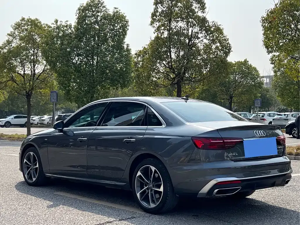 Audi A4L — фото 8