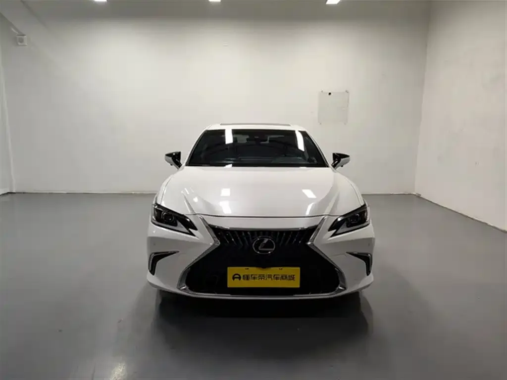 Lexus ES 2024 из CN, фото 2